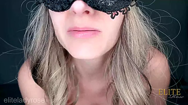 Amateure Solo, Blond Solo Babe, Amateur Blond, Blond Solo, Frau Solo, Fetisch Solo, Blond, Draussen Solo