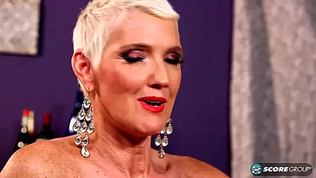 Mulheres Grandes Solo, Peitos Grandes Masturba O Solo, Masturbação Feminina, Mulheres Sozinhas