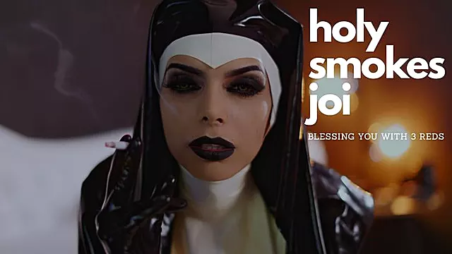 Fumando Cigarrillos, Dama Con Clase, Transexual Fetiche, Senoras Fetiches, Transcuero Látex Fumando