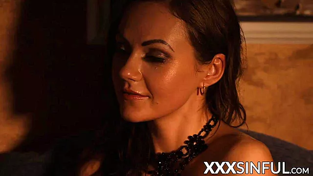 Busty Babes Lanet, Iri Penis Sakso, Büyük Yaraklı Kadın, Meme Sakso, Ağzımı Sikin, Büyük Göğüsler Boşalma