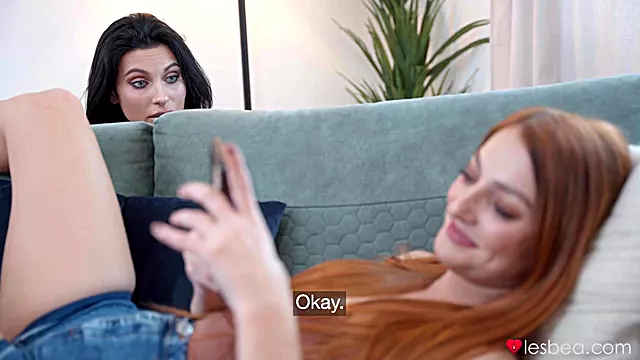 Lezbiene Lins In Cur, Lezbiene La Fitnes, Piercing In Sani, Cehia, Sarutand Erotic, Lesbiene Șosete