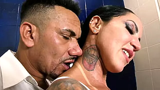 Morena Peituda, Peituda, Tetas Brasileiras, Empregada Morena, Mulheres Maduras Morenas, Bunda Na Cara