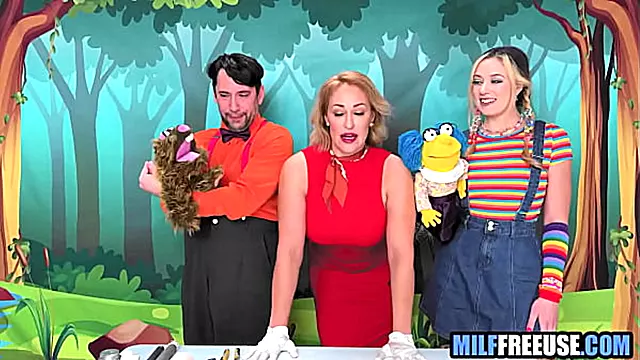 Sarışın, Gırtlak, Yüz Üstü, Mılf, Tabu, Genç Üçlü, Üçlü, Yaşlı Porno, Alem, Yaşlı Genç