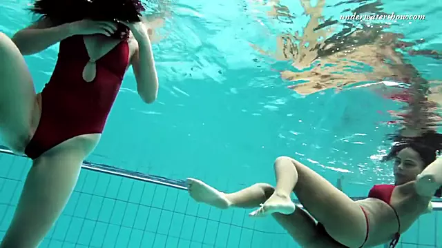 Größe Brüste Ficken, Kleiner Busen Großer Arsch, Teen Dicke Titten Arsch, Brunette Big Brust