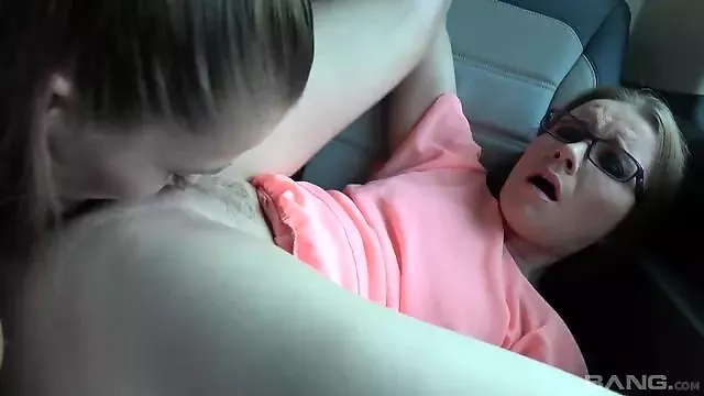 Prsaty Holky, Mlade Lesbicky, Prso V Zadku, Lesbicky A Velke Kozi, Lesbi Ky Oral, Lesby Holení