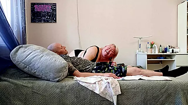 Bbw Amateur Oma, Reife Amateure, Amateur Kehle Spritzen, Bbw Tief In Der Kehle, Sperma, Tief In Die Kehle Spritzen