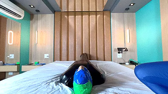 INTERRACIAL GODDESS FART ATTACK BY SABRINA GREEN AND PIETRA HUNTER CAM BY ALINE FULL HD