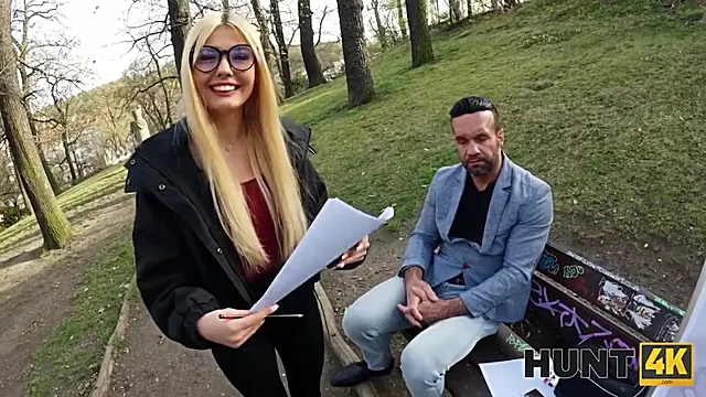 Tattooed Artist Gets Creampie Ending With Luna Bbunny