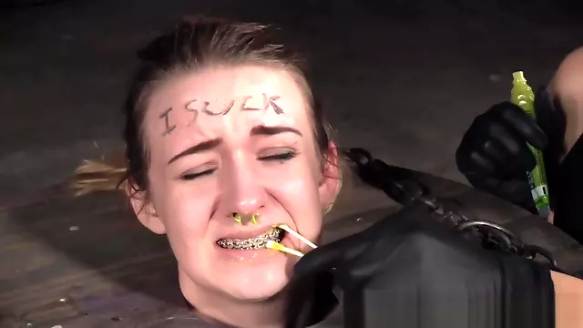 Tanar Legat, Sub Bdsm, Sclavie Si Umilinta