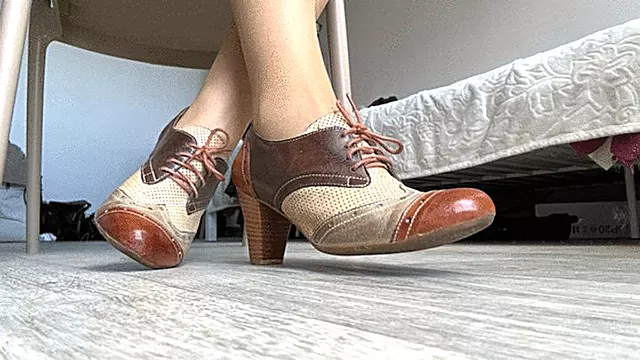 Kaki, Fetish Kaki, Kaki Bau, Kaos Kaki Fetish, Stocking, Sepatu Bau, Aroma Keringat