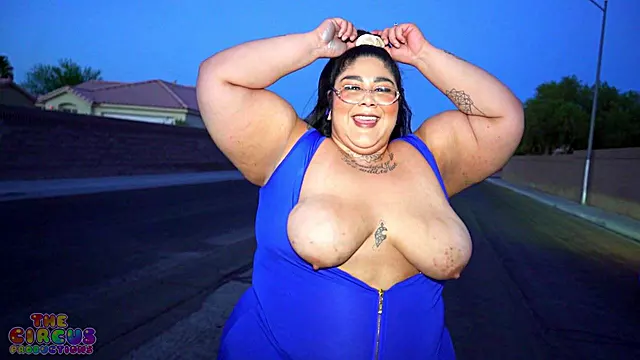 Ejaculari Pe Babe, Singura Cu Tate Si Cur Mare, Pizda Mare, Deget In Pizda, Transexuali Si O Pizda Superba