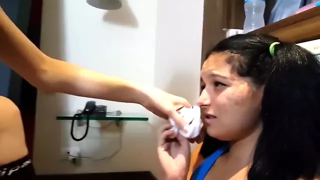 Scopate Con I Piedi Profondi, Piedi Fetish, Scolarette Lesbiche Piedi, Piedini, Piedi Lesbiche