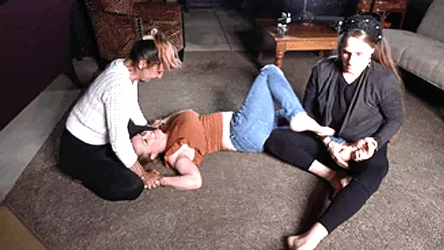 Dominazione Femminile, Dominazione Piedi, Lady Piedi, Dominazione Feticcio, Piedi Fetish, Stuzzica Coi Piedi