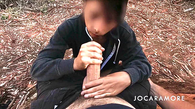 Obci Ganie Do Ust, Brunetka Robi Loda, Brunetka Cum W Ustach, Brunetki Ręczna Robota, Brunetka Male Cycki