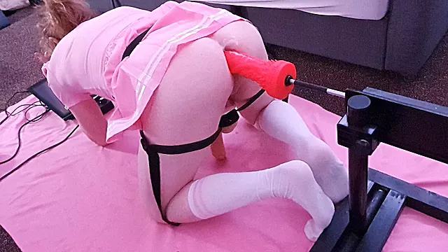 Pervy in Pink. English MILF Lisa Essex Enjoying Big Anal Dildos