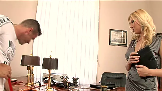 Mell, Szőke Nagy Mellek, Iroda Nagymell, Mell Kozotti Elvezes, Irodában Keményen, Mature Kemény