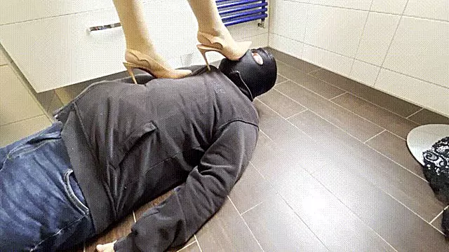 Stiefel Femdom, Stiefel Sklave, Fuß Domina, Domina Foot Worship, Füße Lecken Femdom, Göttin Füße