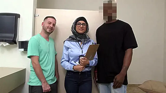 Luder Mit Dicken Titten, Große Tittenfick, Titten Interracial, Moslem Titten, Handjob Von Hinten
