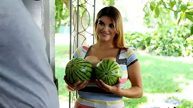 بلوند, بلوند ساق بلند, ساک زدن عمیق, معکوس, از پشت, ساک زدن عمیق حلق, سكس دهاني و سينه, ته حلق, پستان گنده طبیعی
