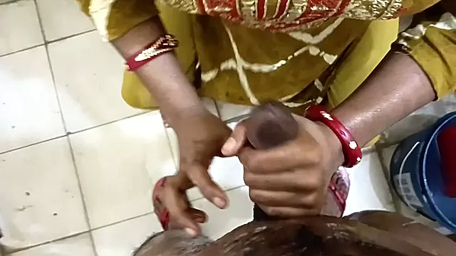 Bathroom fuck, indian bhabhi