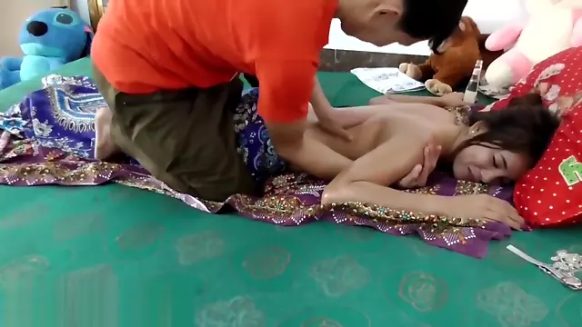 A Asian Tatto, Tradisional Urut, Urut Asian