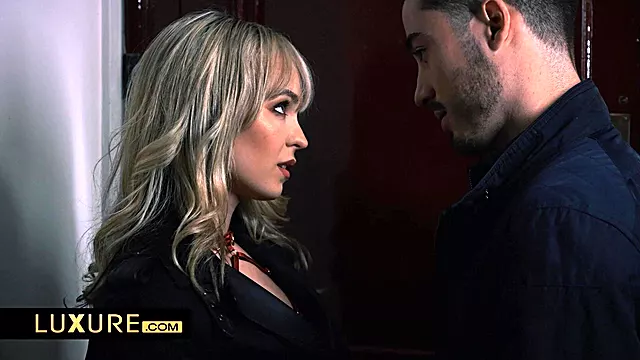 Sexy Pradlo, Sexy Manželka, Velky Kozy A Zadky, Velk Prsa Spodn Pr Dlo, Výstřik A Prsa, Prso V Zadku