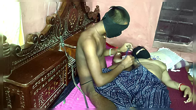 Indian Bhabhi's Hot Boobs in Salwar Suit Were Sucked and Turned Red
