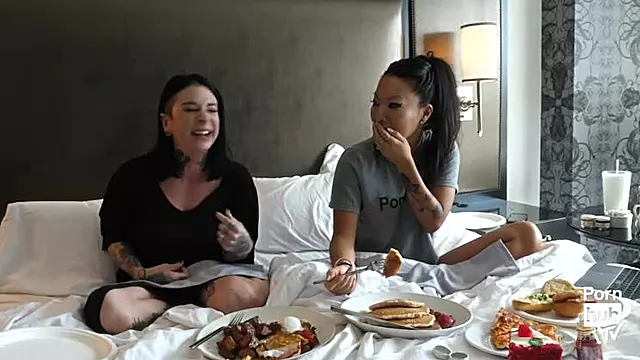 Giapponese, Asiatica Magra, Asian Pornostar, Babe Japonese, Morettona Tettona, Tattooed Brunetta