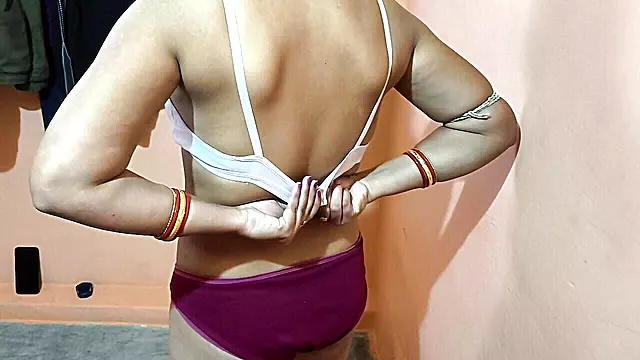 चूत गाड, देसी बाथ, Hindi नहान, देसी भाभी Xxx Video, सबसे बङी चुत, हिंदी देसी भाभी, भारतीय चूत