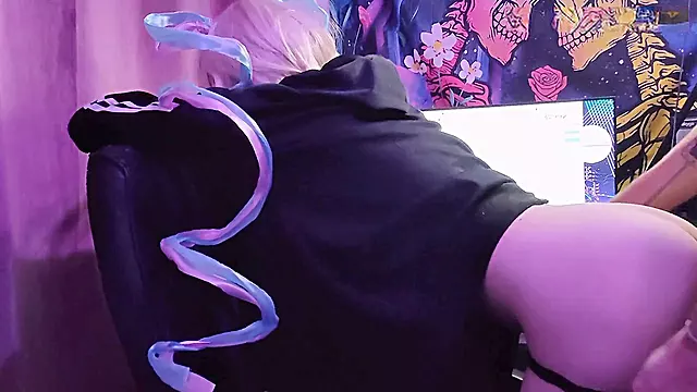 18 Jahre, Amateur 18 Jahre Alt, No Cut Amateure, Amateur Spiele, Mädchen Holen Sich Eine Runter