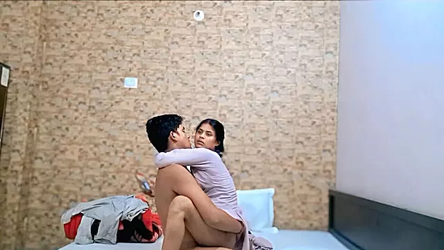 एशियन, देसी आंटी, कोलेज बातरूम, मामी के साथ बाथरुम मे, द्विलिंगी, धोखा, गृहिणी, भारतीय चुदाइ युटुप
