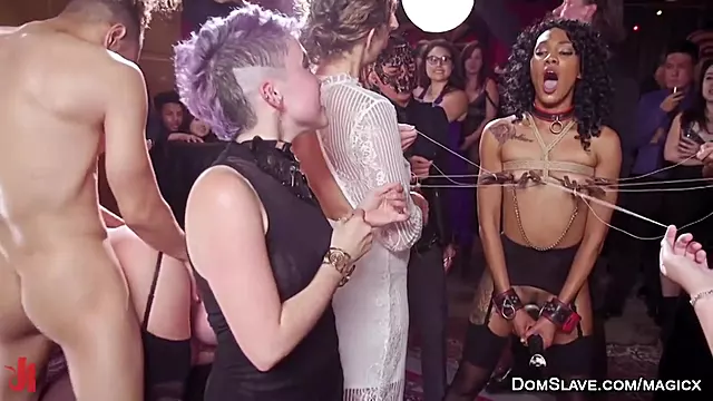 Milf Bionda Culona, Bionda Matura, Legata, Matura Bondage, Gruppo Festa, Mature Culone, Donne Mature Public