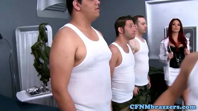 Göğüsleri Üzerinde Cum, Büyük Meme Emme, Meme, Göğüs Yalama, Büyük Meme