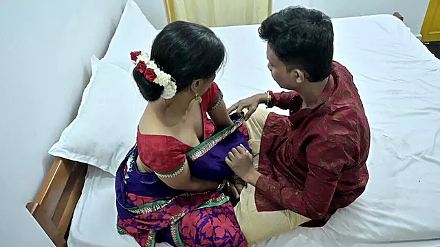 देसी भारतीय, इंडियन Couple, देसी सुहागरात, इंडियन देसी स्टाइल सेक्स, इंडियन स्तन, स्तन, छोटे चूंचे