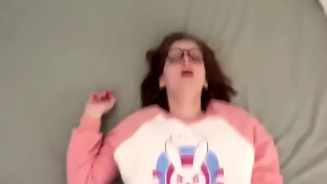 Büyük Memeli Esmer, Göğüsleri Üzerinde Cum, Dik Meme, Nipel Göğüsler, Meme