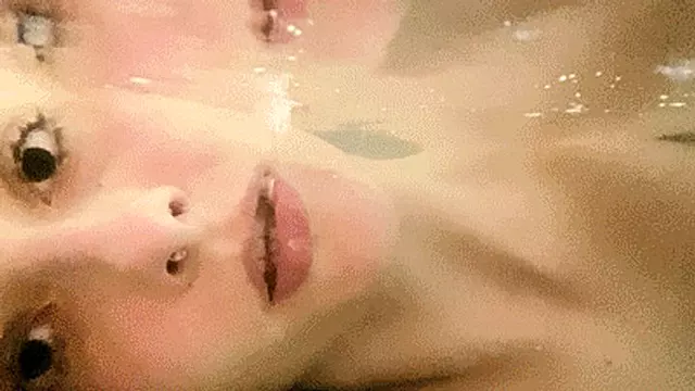 Lessi Wet Eye Challenge