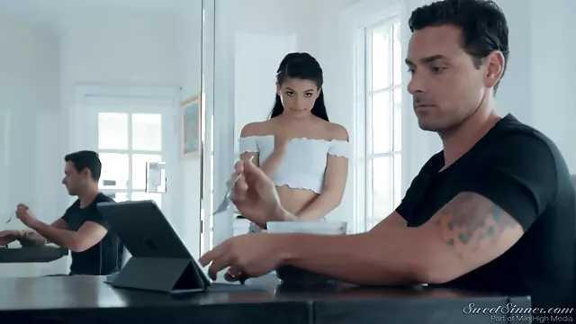 مودار سبزه, کوس سبزه, کس مودار, کوس اسباب بازی, نمایش دادن کوس