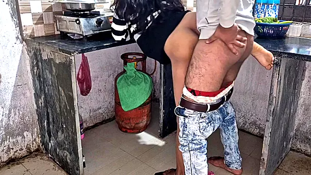 Hardcore Sex With My Girlfrend In Kitchen
