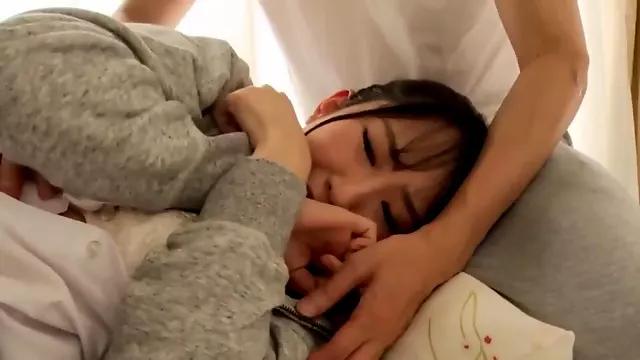 05903 Masturbation of runaway girl