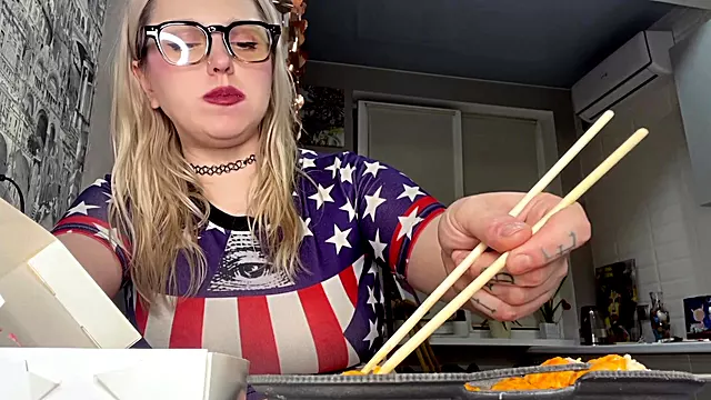 FEED THAT CHUBBY SCHOOLGIRL TO GAIN SOME MORE WEIGHT