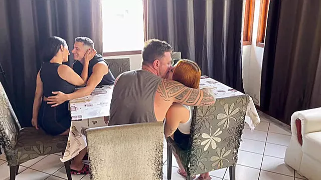 Fafanje, Parovi, Najerotićniji Poljupci, Ljubljenje, Zreli Milf Swingeri, Swingers Orgies, Crvenokosa