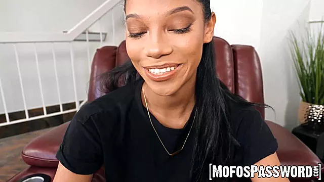Gros Seins Naturel Black, Noir, Creampie, Ado Gorge Profonde, Deepthroat Fucking A Tits, Hard Levrette