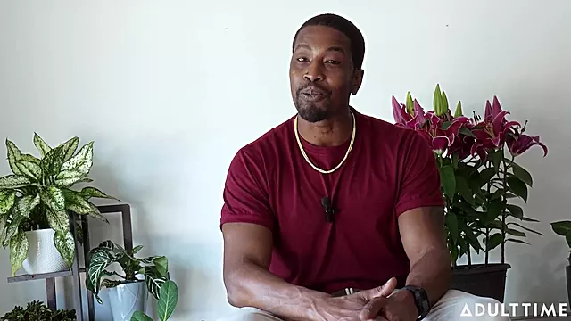 Isiah Maxwell Chooses a Fragrance for Every Scene! Pornstar Interview Adult Time