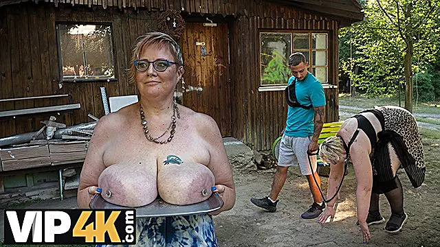 Stor Røv Store Bruster, Pornostjerne Store Bryster, Store Patter Public, Blonde Hår, Korthåret Blondine