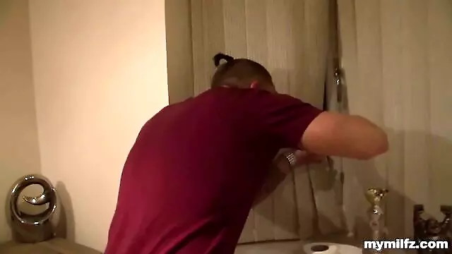 Pepek Besar, Emak Hisap Batang Anak Sendiri, Mengusap Cock, Jilat Puki Hardcore, Menjilat Puki