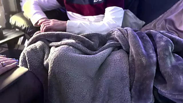Mutter Heimlich, Gro E Fotze Zeigen, Sie Wichst Bruder, Bruder Wichst, Handjob Kondom, Extrem Cum Handjob