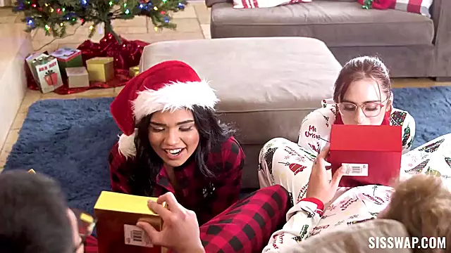 Diego Perez, Nicky Rebel And Reese Robbins - Cuties And Have Sex With Their Stepbrothers