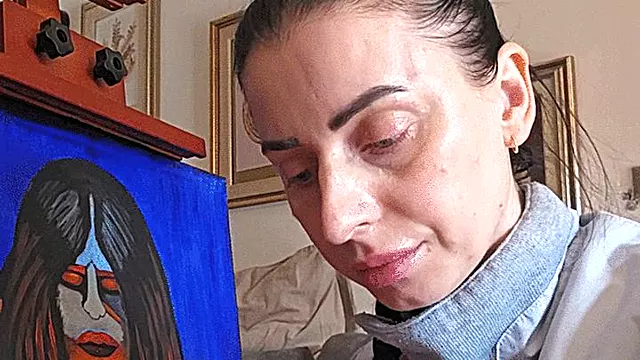 Dominacao Feminina, Assistindo