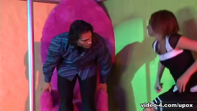 پاشنه بلند سکس کون, شست و شوی مقعدی, سکس از سوراخ کون, لاغر مردنی از کون, پاشنه بلند, پاشنه روی سر