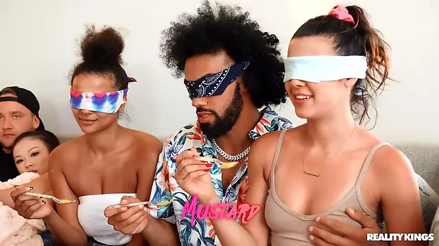 Asian Big Tits, Asyalı Ayak, Asian Öpüşme, Asyalı Memeler, Buyuk Got Sıyahı, Büyük Memeli Amcıklar